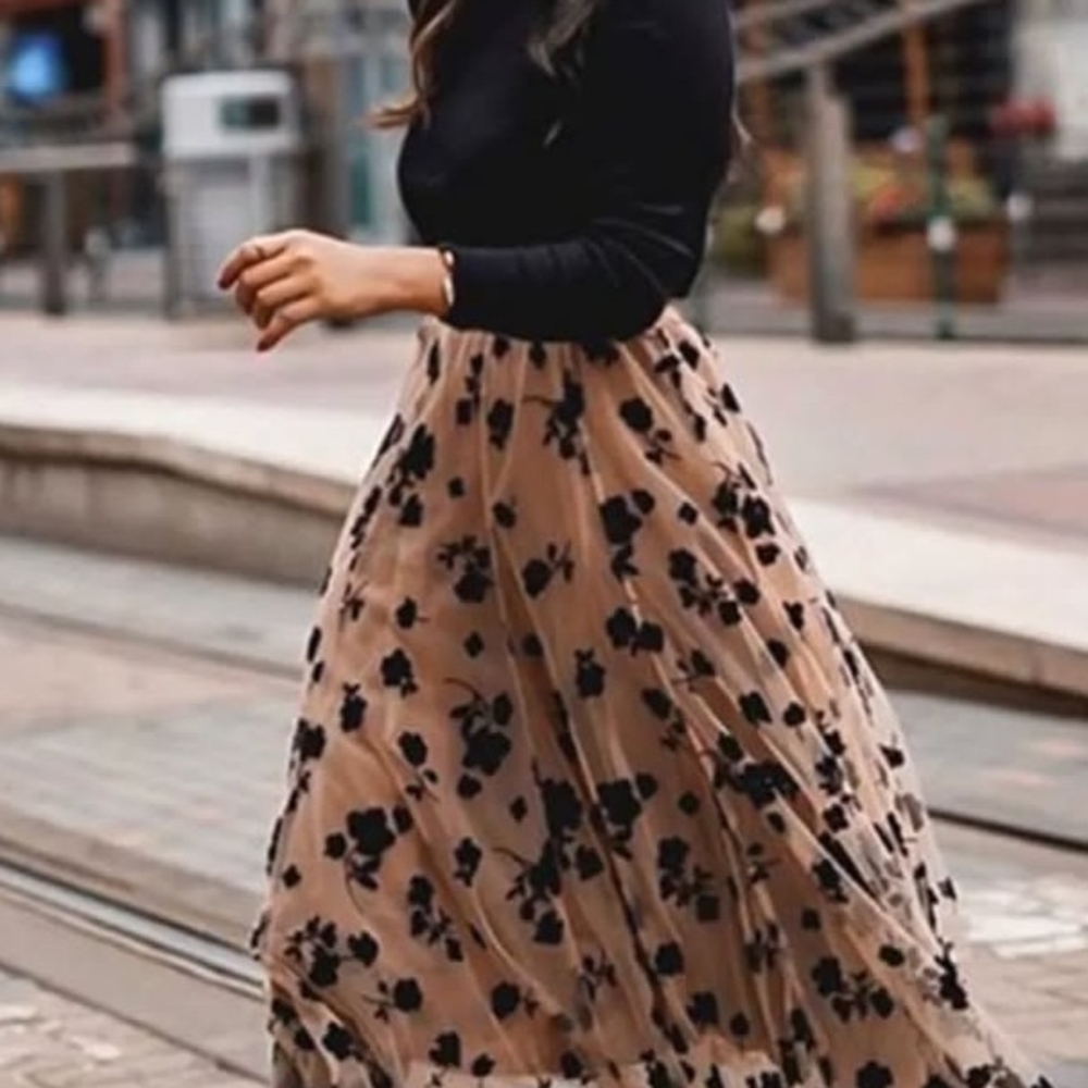Elegant Floral Black and Tan Skirt